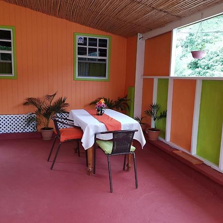 Salz Cozy Inn Roseau Extérieur photo