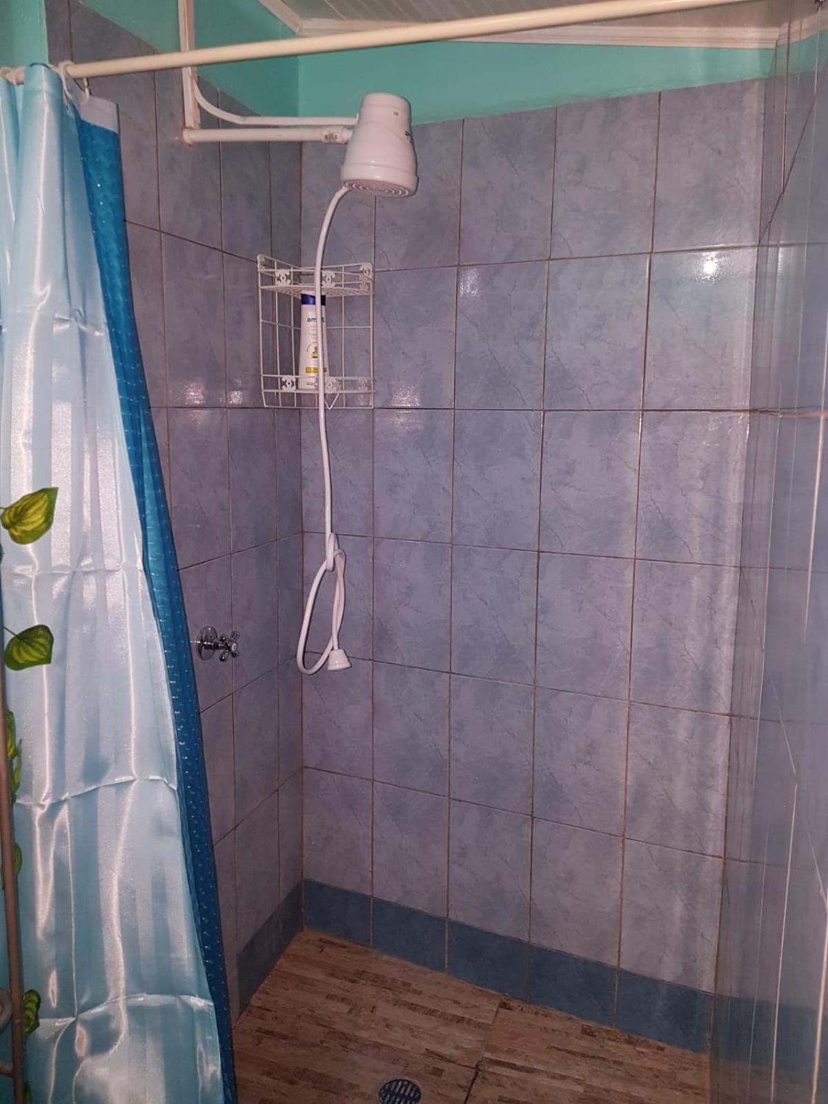 Salz Cozy Inn Roseau Extérieur photo