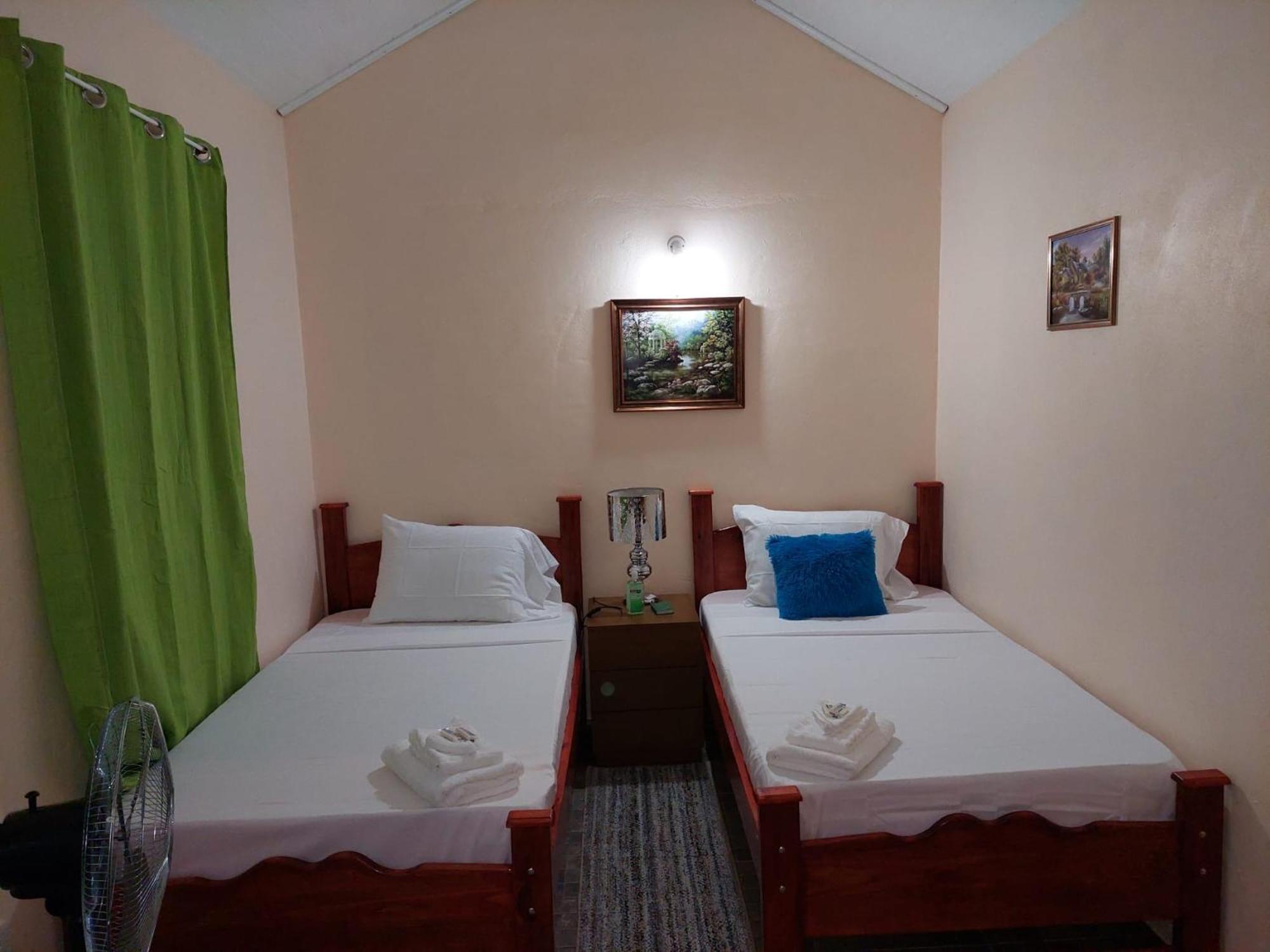 Salz Cozy Inn Roseau Extérieur photo